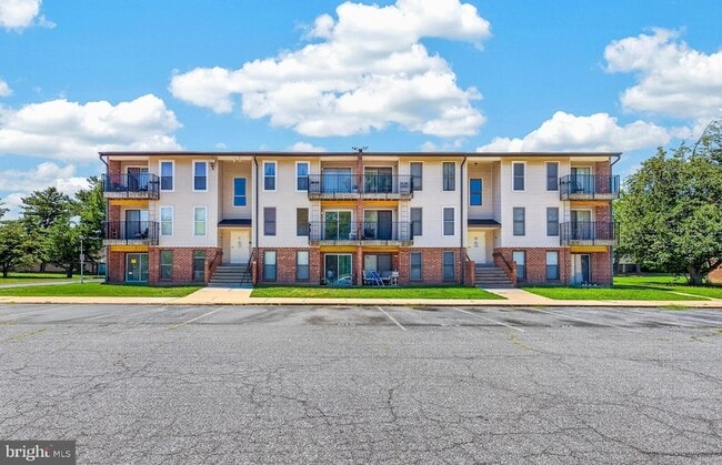 Photo - 1001 White Oak Rd