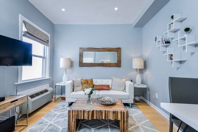 Photo - 1822 15th St NW Unit ID576P