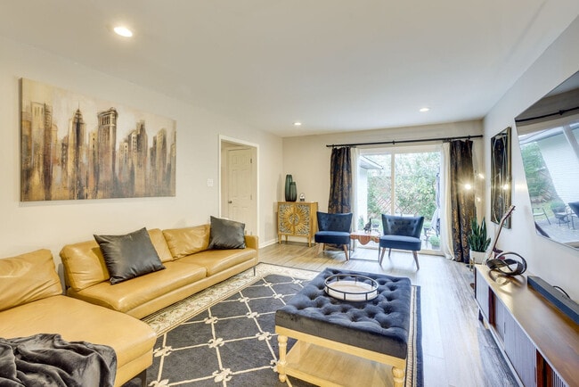 Building Photo - 3508 Maggie Ave NW Unit SI ID1596261P