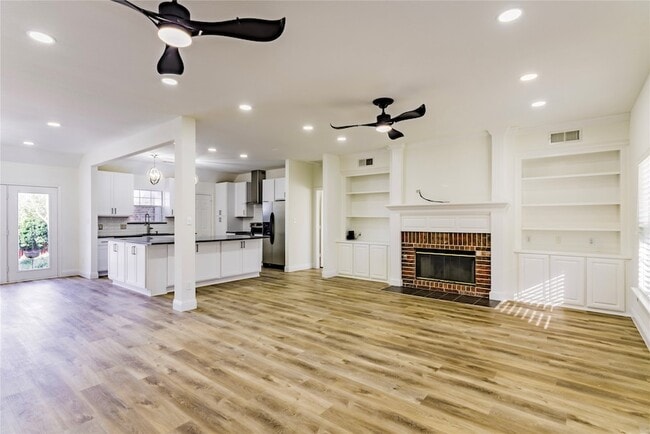 Photo - 1306 Lakeside Dr