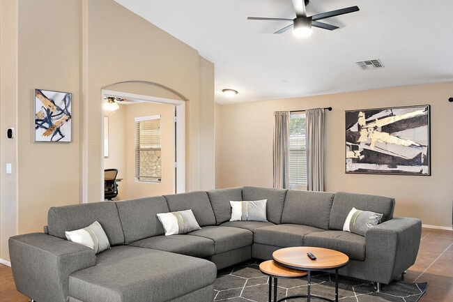 Building Photo - 2900 E Mead Dr Unit ID1244323P