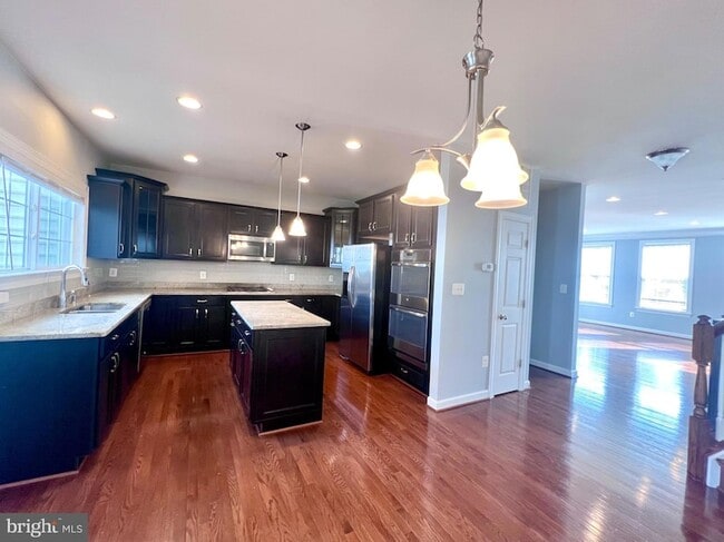 Photo - 1542 Kinnaird Terrace NE