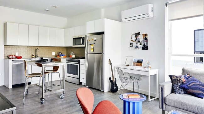 Photo - 3200 Washington