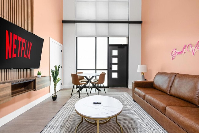 Building Photo - 421 N Pennsylvania St Unit ID1312597P