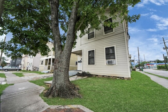 Photo - 2502 Saltus St Unit 4