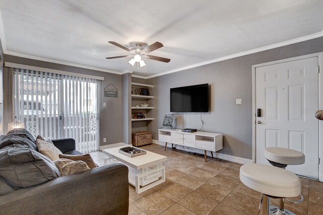 Building Photo - Flamingo Polo Club Condominiums