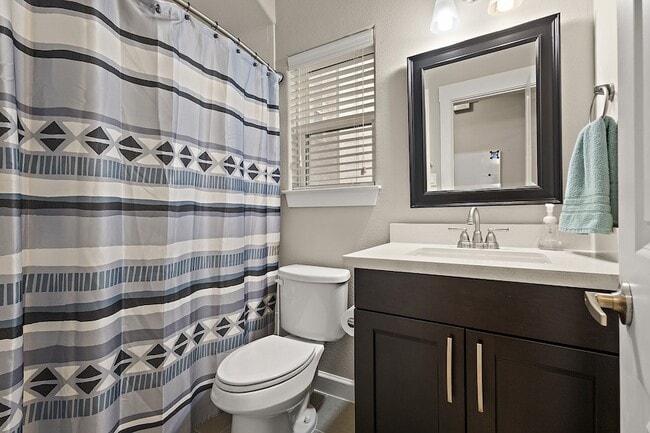 Photo - 1623 W 23rd St Unit B
