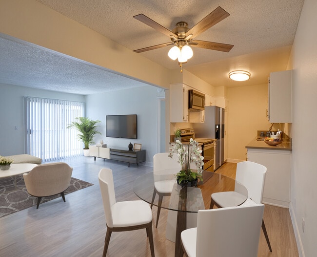 Photo - Downey Pointe Apartments