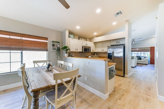 Photo - 1120 N Val Vista Dr Unit SI FL1-ID1546307P