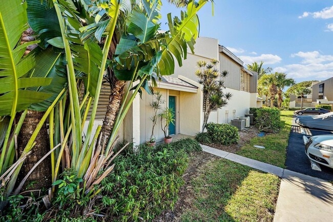 Photo - 1605 S US Hwy 1 Unit Sl5a