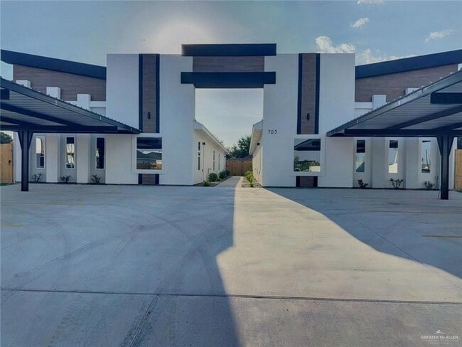 Photo - 705 N Emerald Ave Unit 4