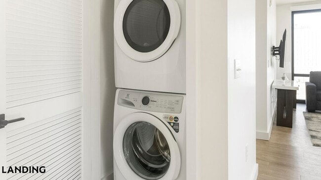 Photo - 1007 S Mint St Unit 834