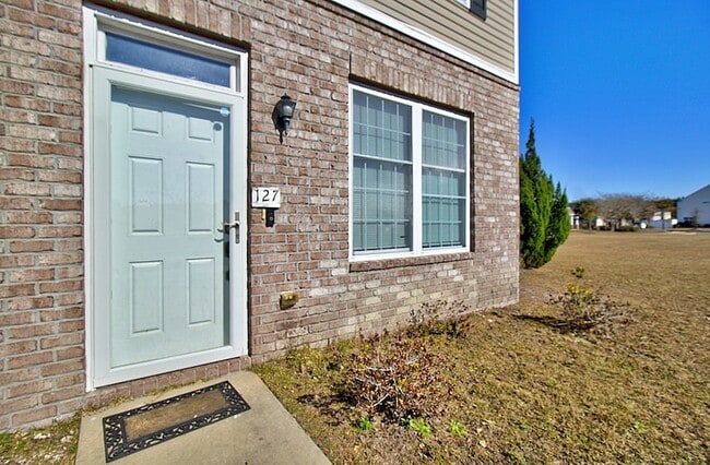 Photo - 127 Davila St