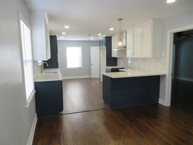 Photo - 1103 Jocelyn St