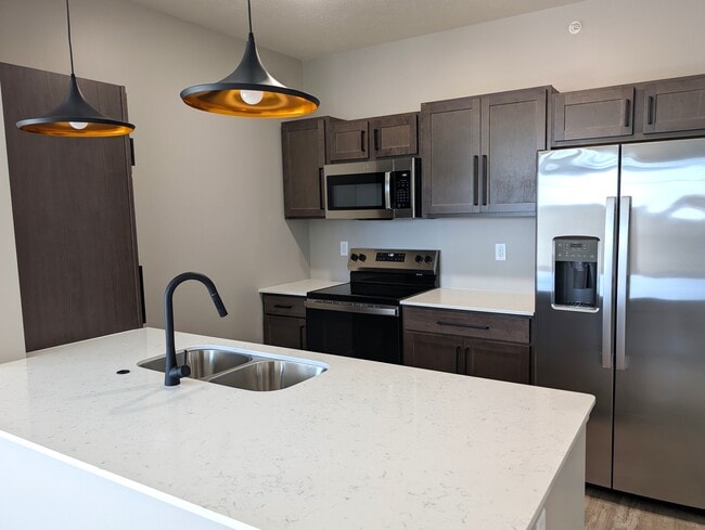 The Bennet 01 - Elm 26 Apartments