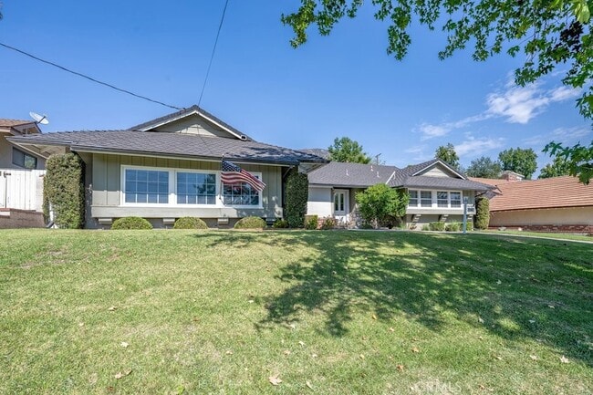 Photo - 3547 Henrietta Ave