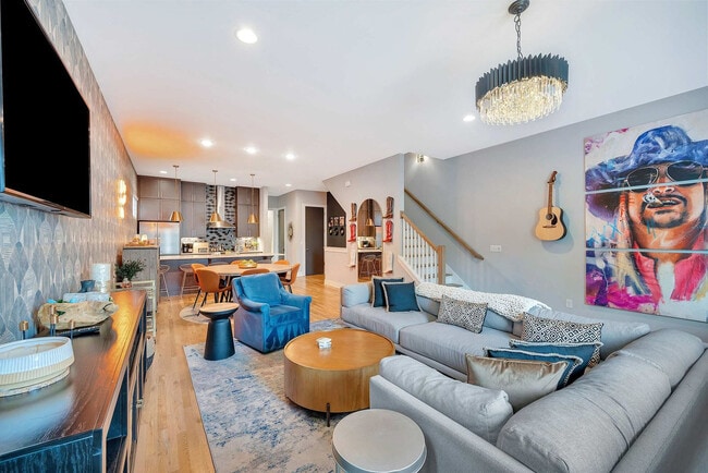 Building Photo - 2716 Delaware Ave Unit ID1245506P