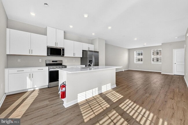 Photo - 120 Essex Dr