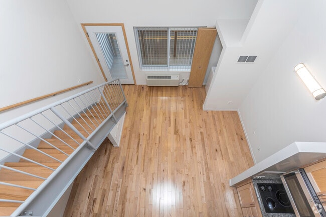 1BR Studio Loft - Amber on 11