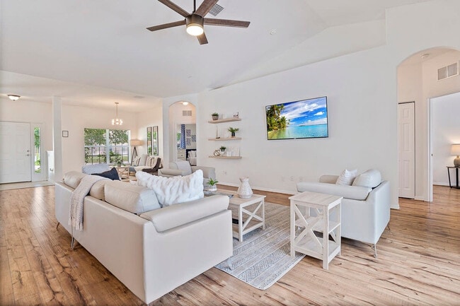 Photo - 11 Wheeler Ln Unit ID1261594P