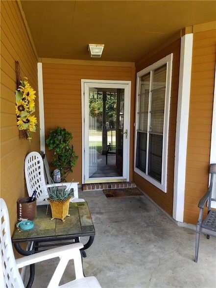 Photo - 2001 Van Arpel Dr