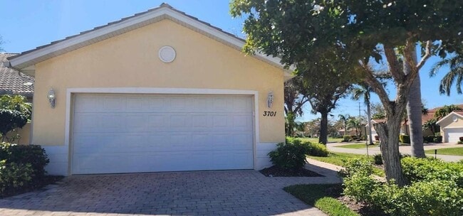 Building Photo - 3701 Albacete Cir