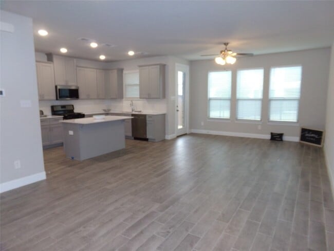 Photo - 1748 Redding St