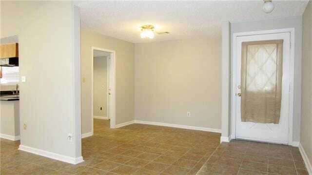 Photo - 302 Brookhaven Ct