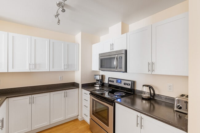 Photo - 938 110th Ave NE Unit SI FL2-ID906