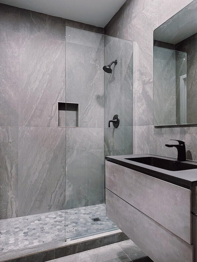 Photo - 854 W 13th Ave Unit ID1284539P