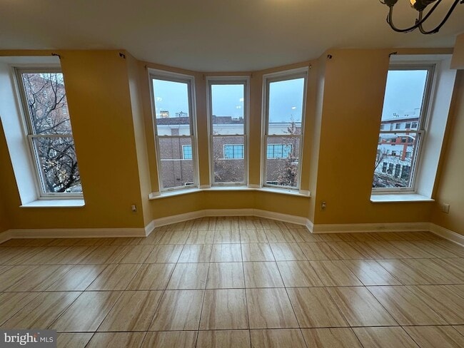 Photo - 422 W Franklin St Unit 1B