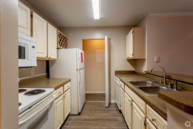 3BR,2BA, 1200 sqft - Anthos at Belmont