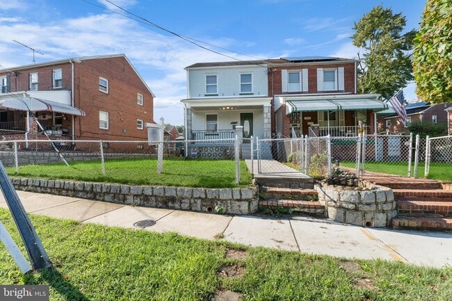 Photo - 1811 T Pl SE
