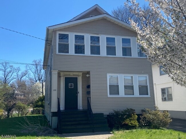 Photo - 133 Willowdale Ave