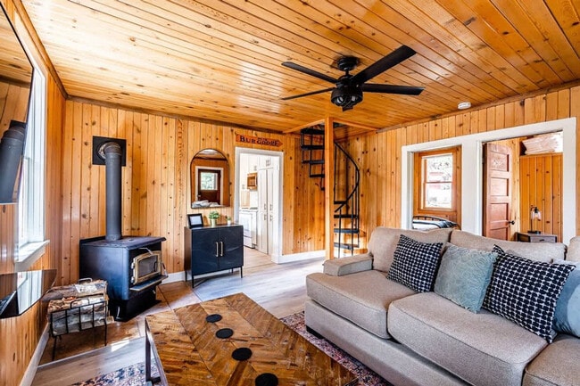 Photo - 1005 Yew Wood St Unit ID1250611P