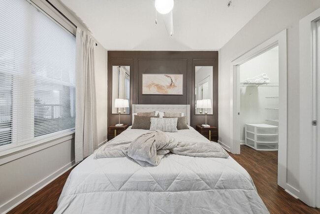 Photo - 1700 W Cleveland St Unit SI FL1-ID1475275P