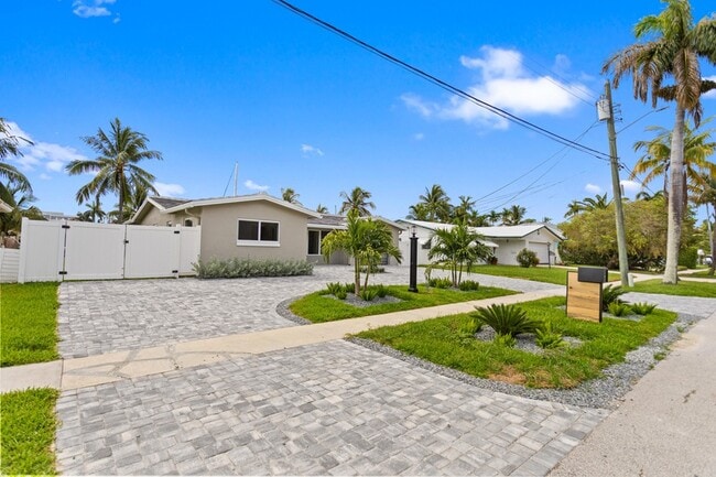 Photo - 317 NE 3rd Ave