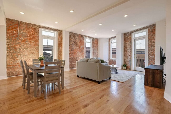 Building Photo - 1050 Annunciation St Unit SI ID1272343P