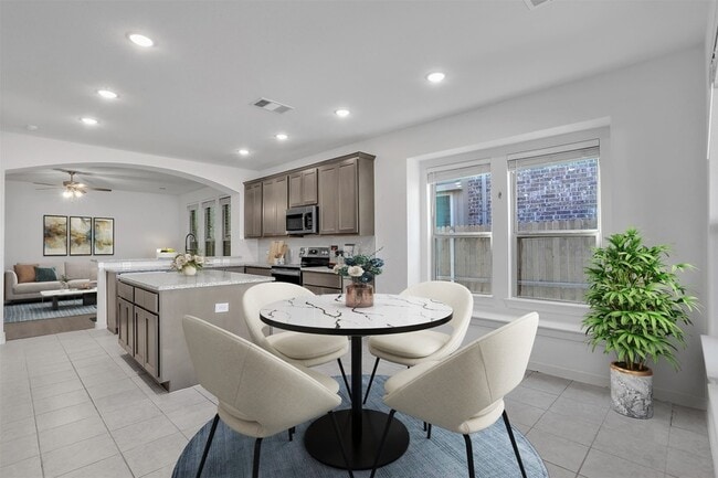 Photo - 3917 Spencer Ln