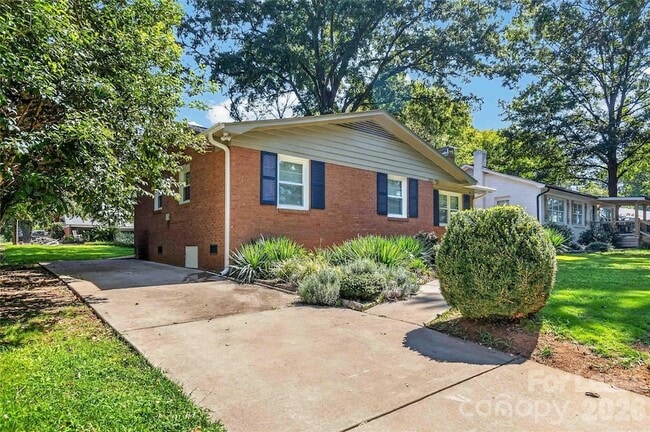 Photo - 1634 Van Buren Ave