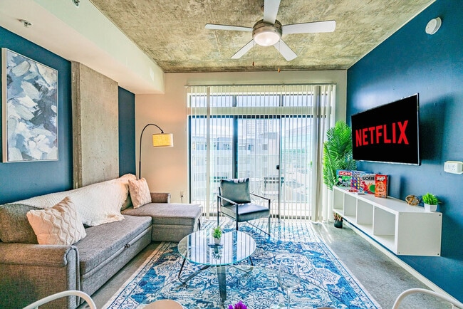 Building Photo - 913 N 3rd St Unit ID1263032P