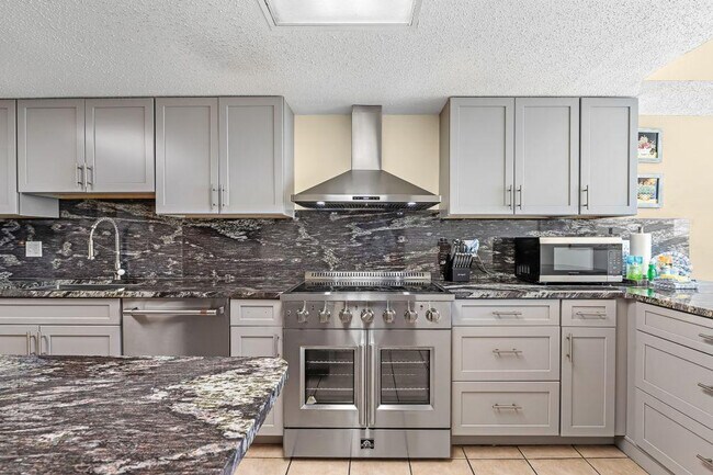 Photo - 1007 W Beach Blvd Unit ID1268166P