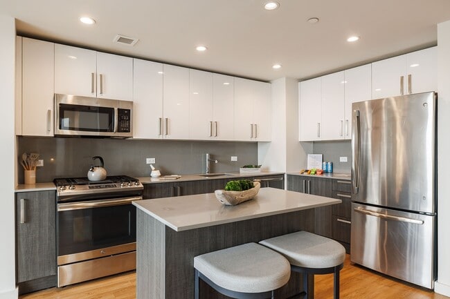 Building Photo - Sawyer Place