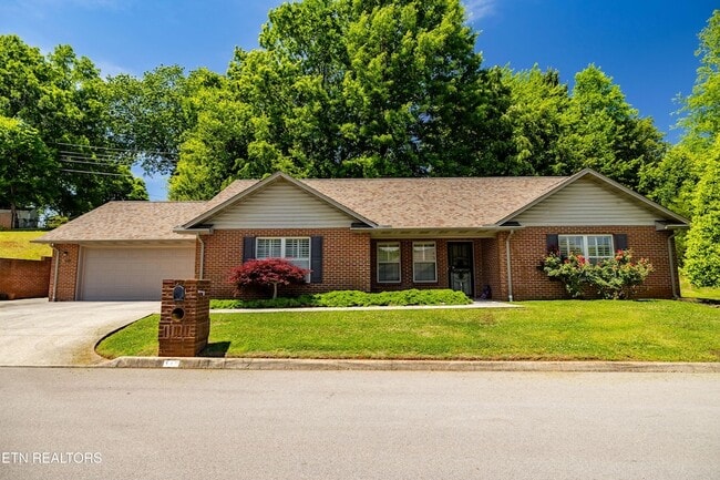 Building Photo - 170 Manchester Dr