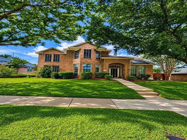 Building Photo - 2418 Sherbrooke Ln