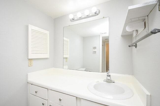 Photo - 8433 Hearth Dr Unit 1