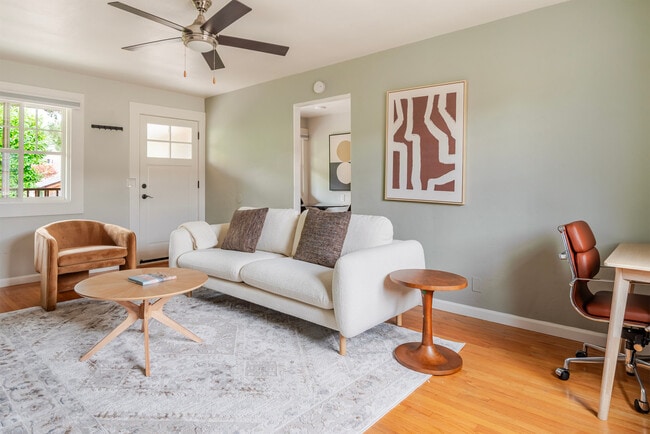 Building Photo - 327 Hawthorne Ave Unit FL1-ID2114