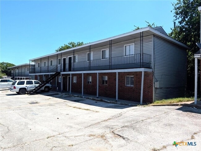 Building Photo - 915 S 15th St Unit 925