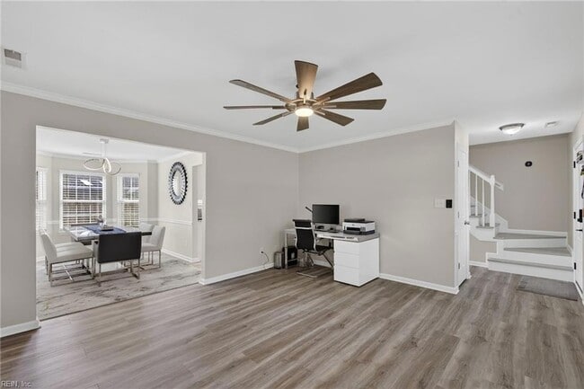 Photo - 1428 Gust Ln