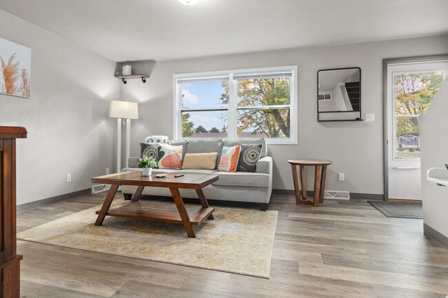 Building Photo - 1800 E Northland Ave Unit ID1296543P